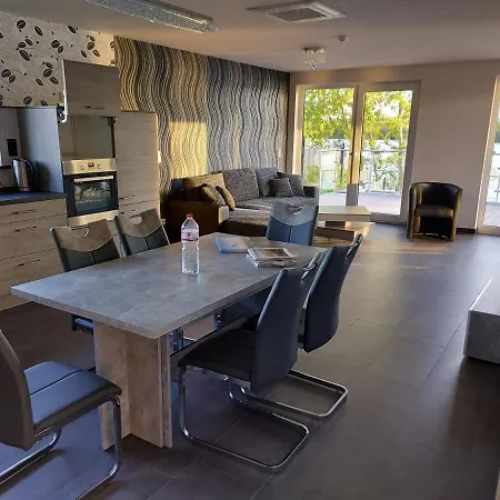 Sundhaeuser Lejlighed